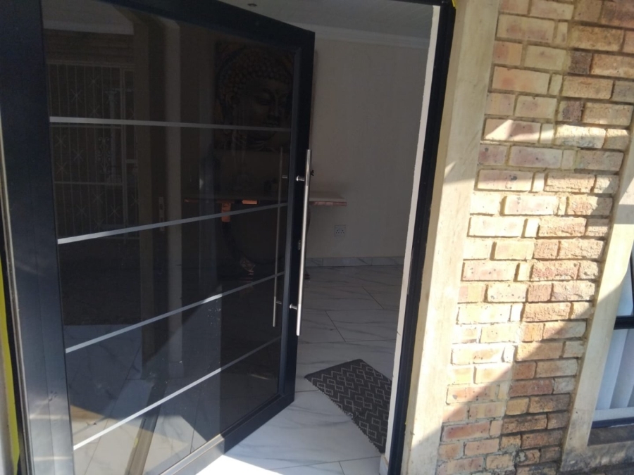 3 Bedroom Property for Sale in La Hoff North West
